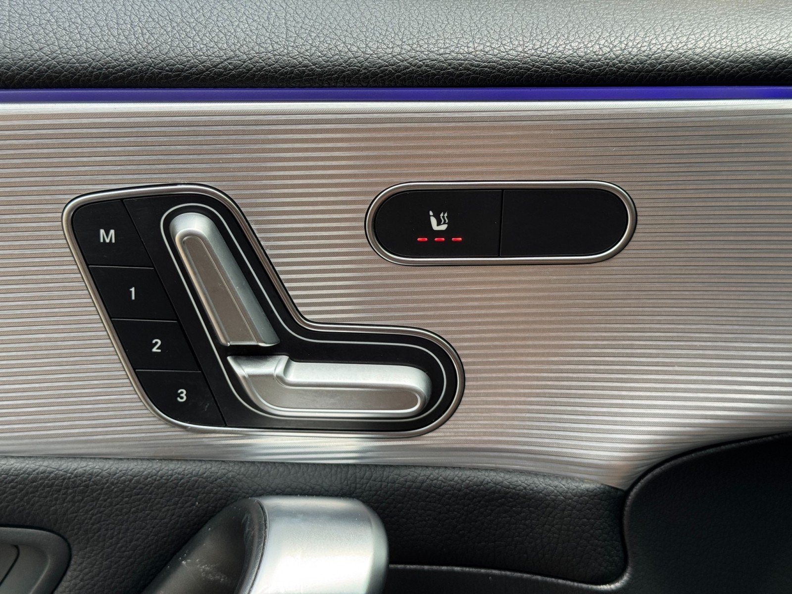 Used 2020 Mercedes-Benz A 220 w/ Premium Package image 17