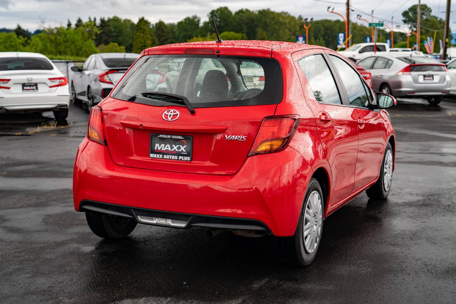 Used 2015 Toyota Yaris L FWD image 10