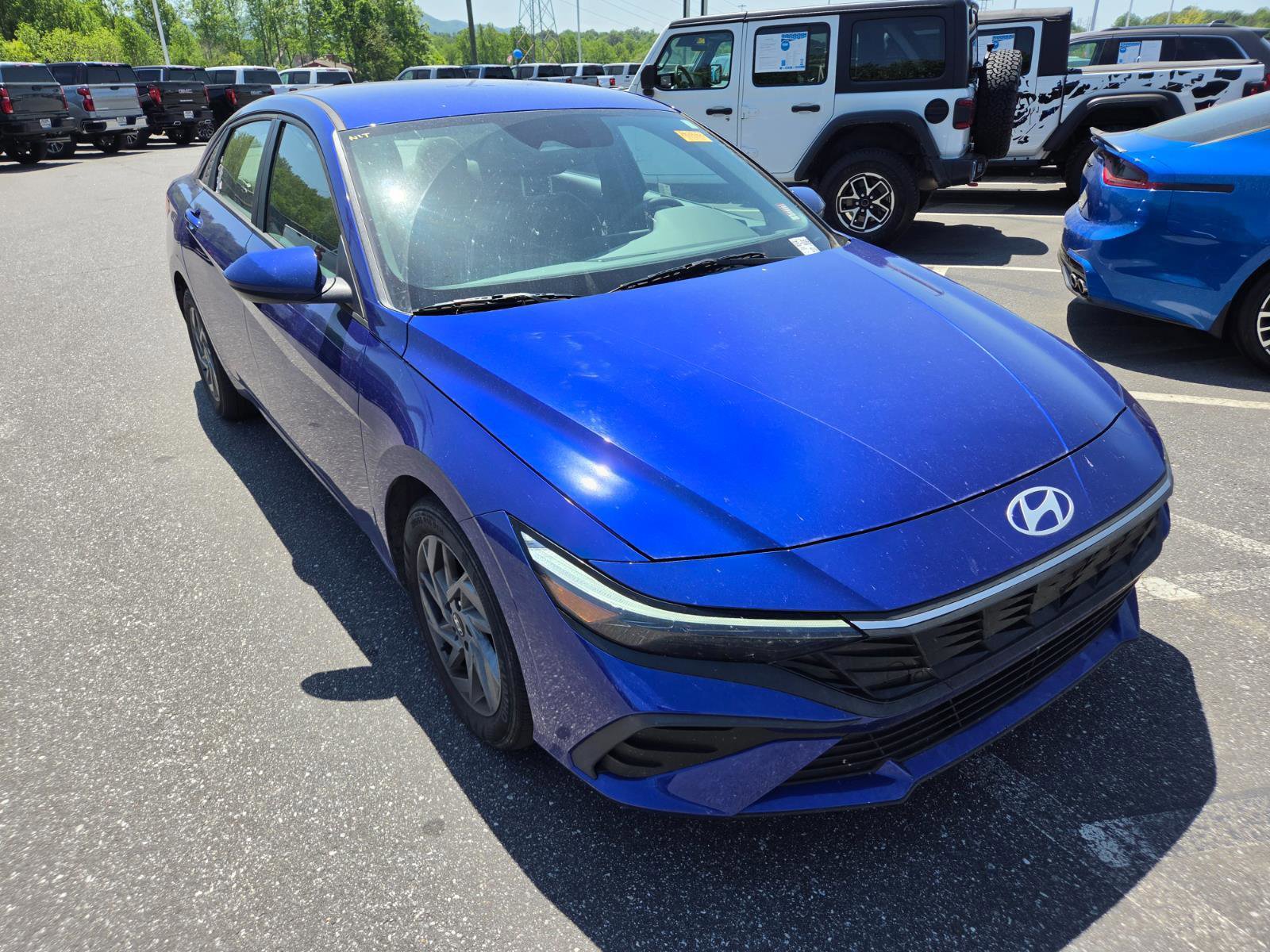 Used 2024 Hyundai Elantra SEL image 3