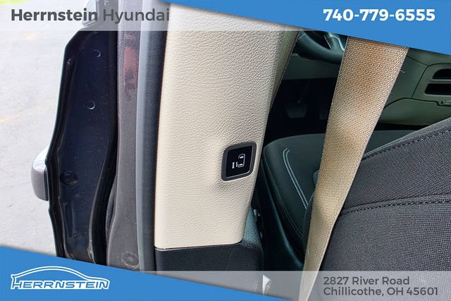 Used 2023 Chrysler Voyager LX FWD image 24