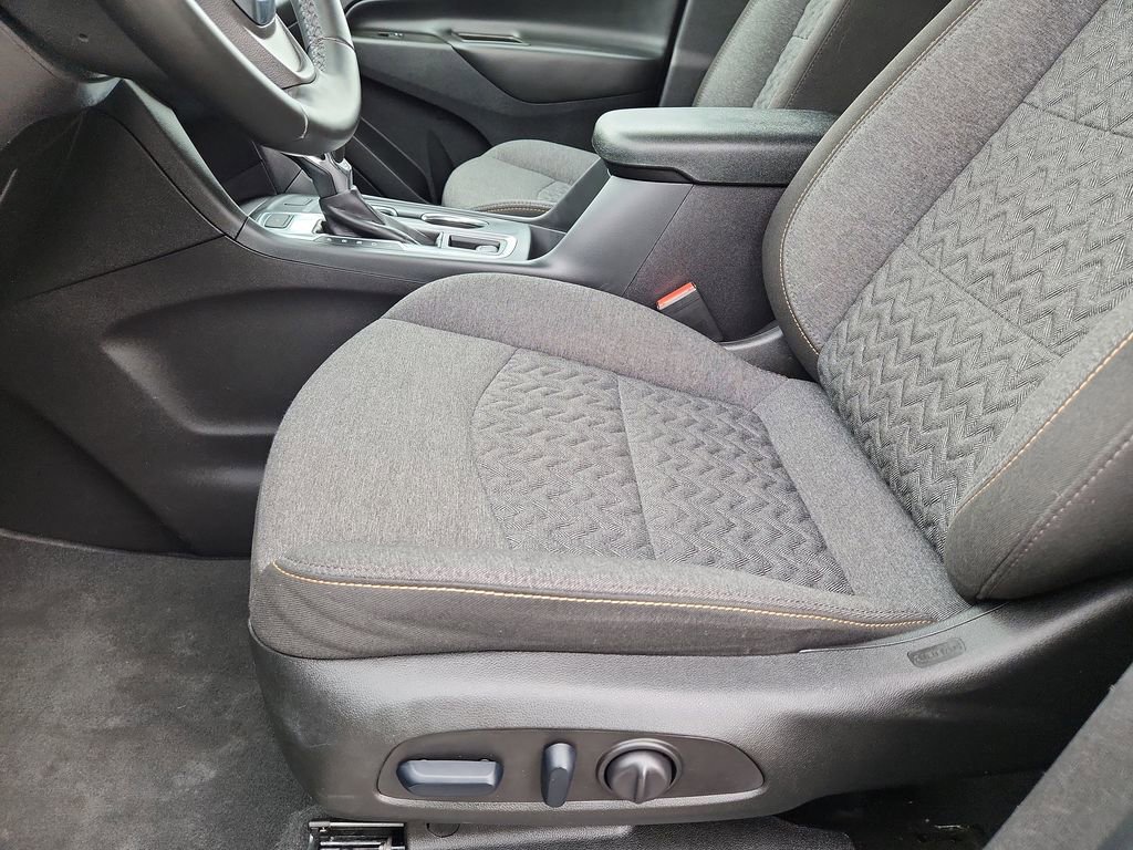 Used 2024 Chevrolet Equinox LT image 9