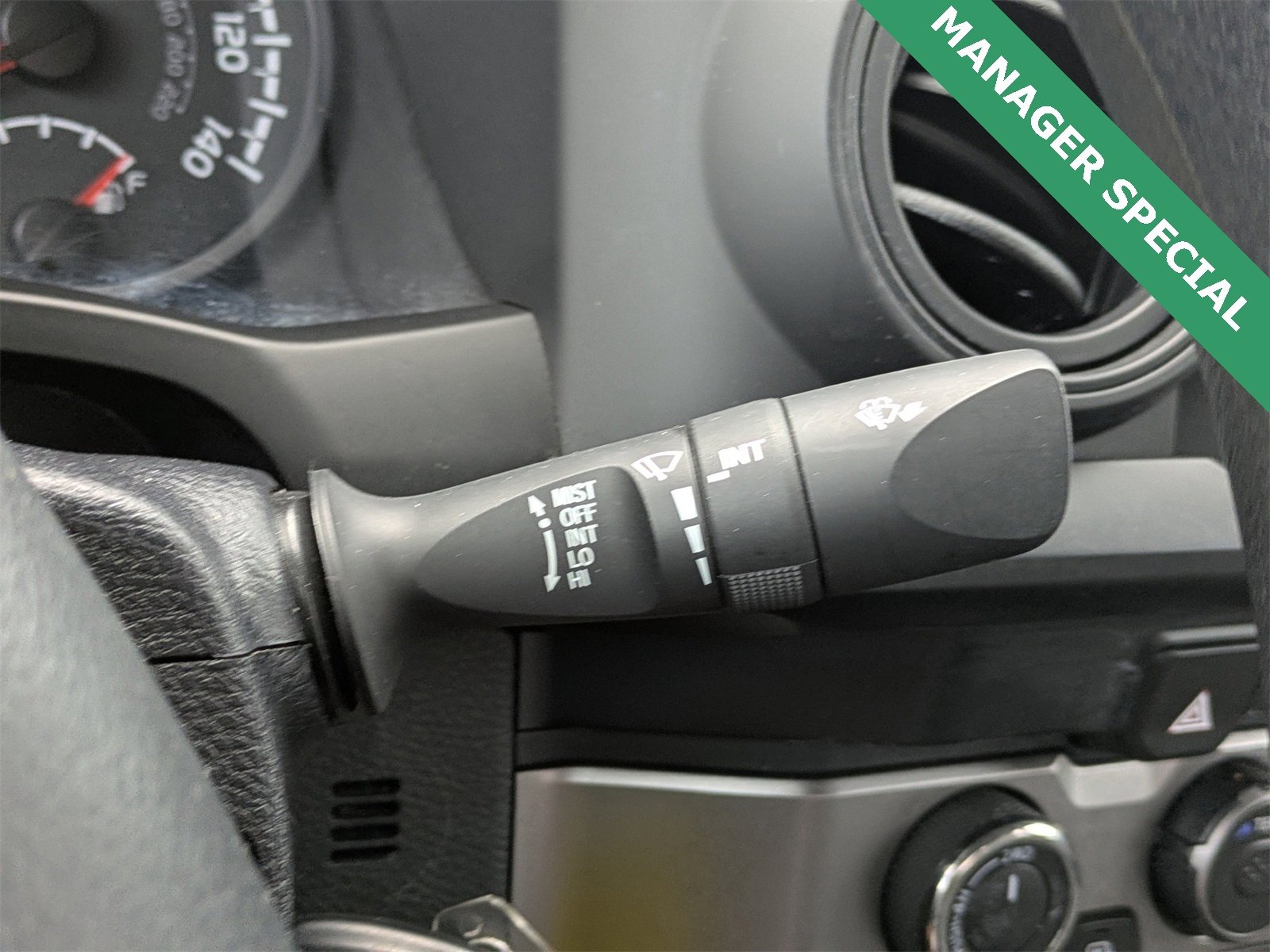 Used 2023 Toyota Tacoma TRD Sport image 28