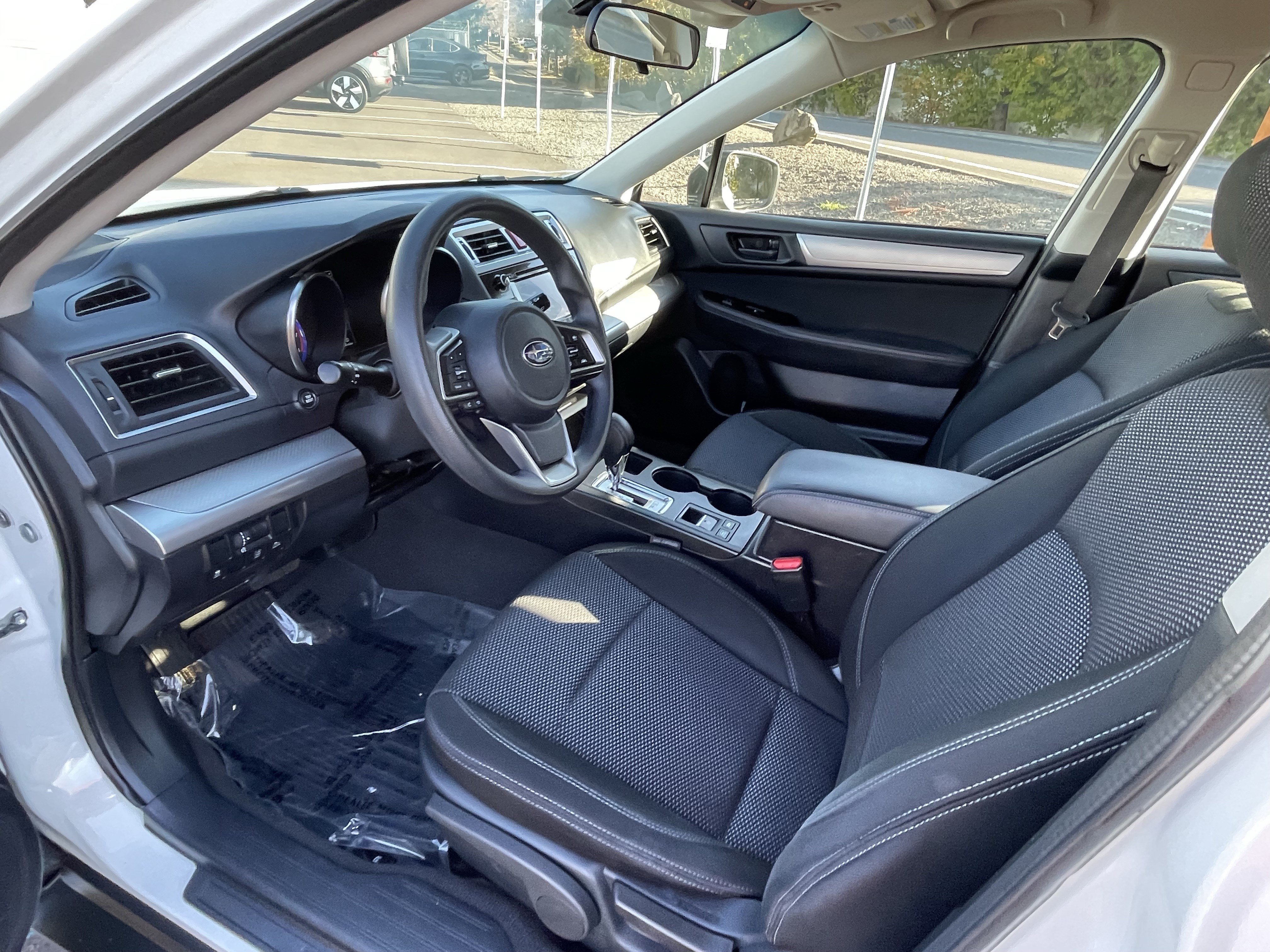 Used 2019 Subaru Outback 2.5i AWD/4WD image 10