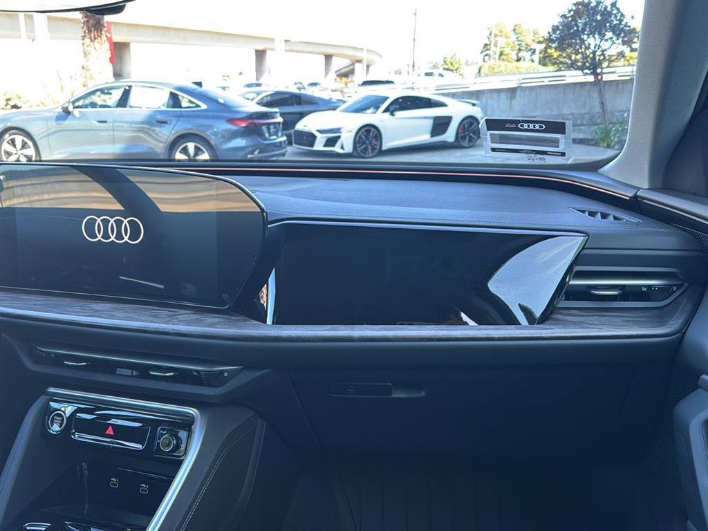 Certified 2025 Audi Q5 Premium Plus w/ Premium Plus AWD/4WD image 14
