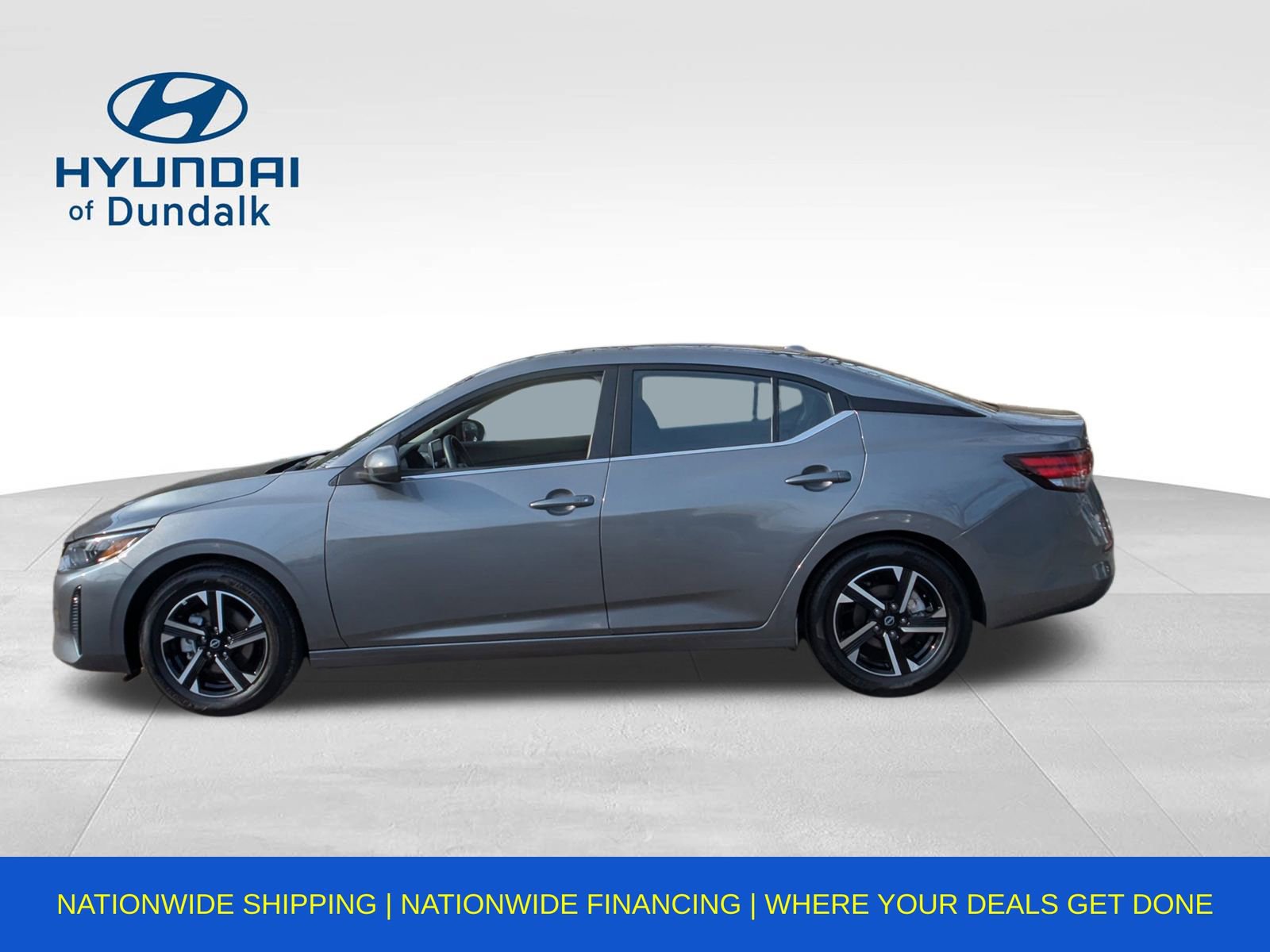 Used 2025 Nissan Sentra SV image 3