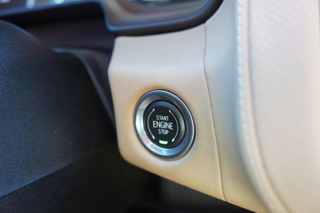 Used 2021 Chevrolet Suburban Premier w/ Premium Package AWD/4WD image 35