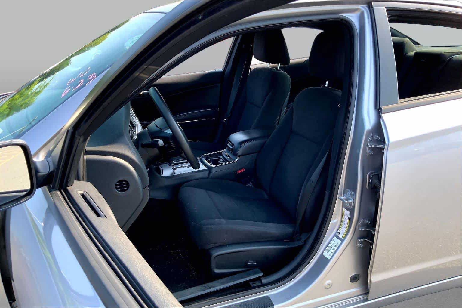 Used 2014 Dodge Charger SE RWD image 8