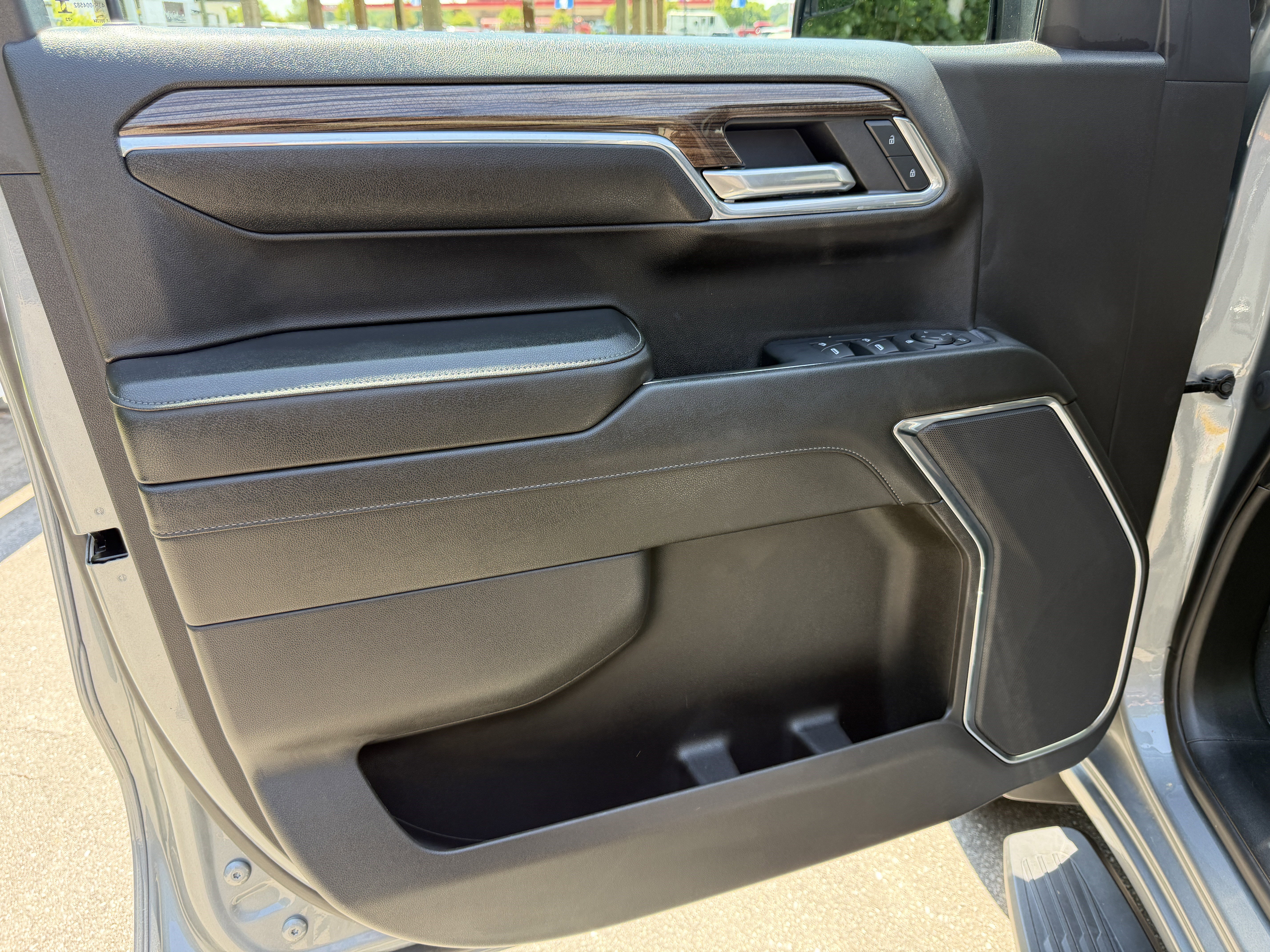 Used 2023 Chevrolet Silverado 1500 LT Trail Boss w/ Protection Package AWD/4WD image 13