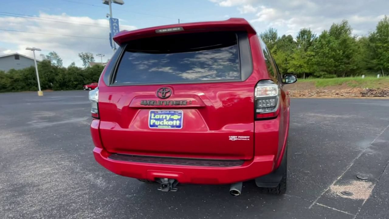 Used 2023 Toyota 4Runner SR5 Premium w/ Moonroof Package RWD image 8