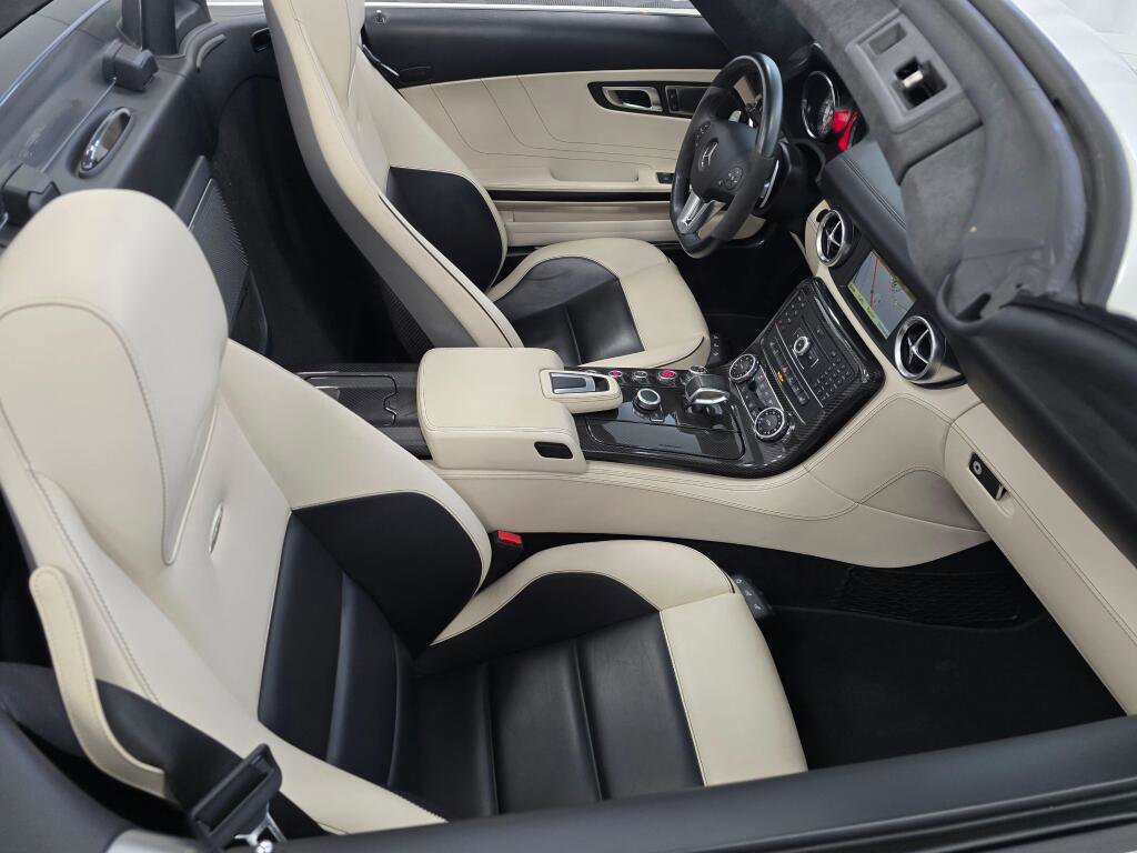 Used 2012 Mercedes-Benz SLS AMG Roadster image 65