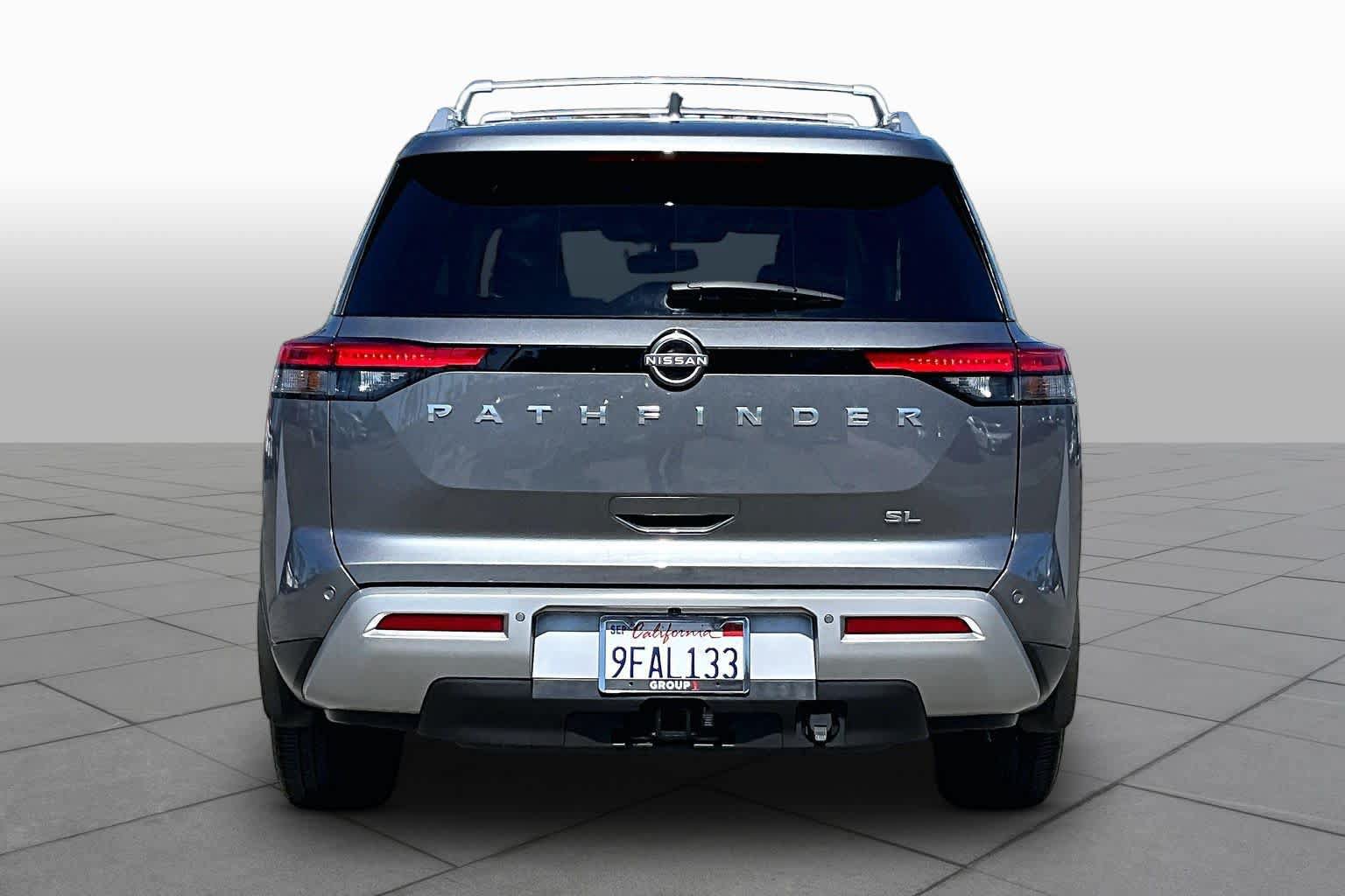 Used 2022 Nissan Pathfinder SL w/ SL Premium Package FWD image 4