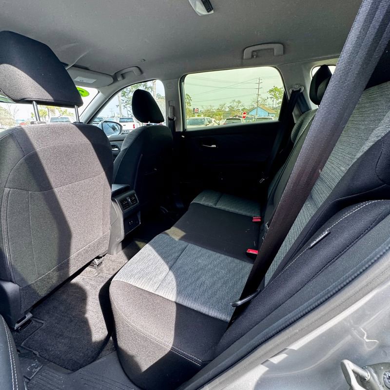 Used 2023 Nissan Rogue SV image 11