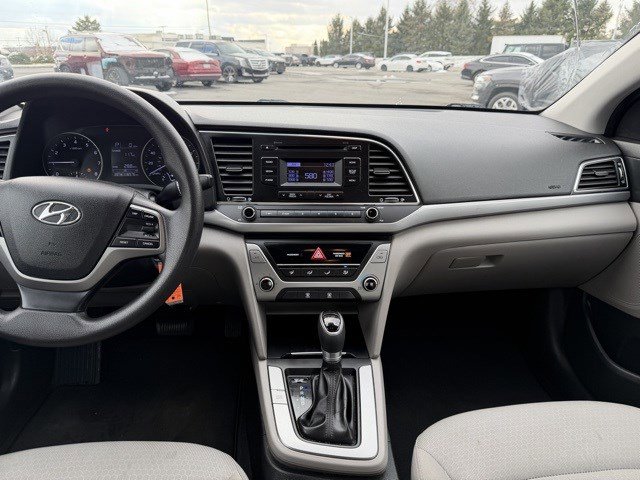 Used 2017 Hyundai Elantra SE image 17