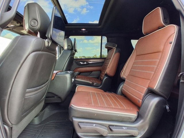 Used 2023 GMC Yukon XL Denali Ultimate image 16