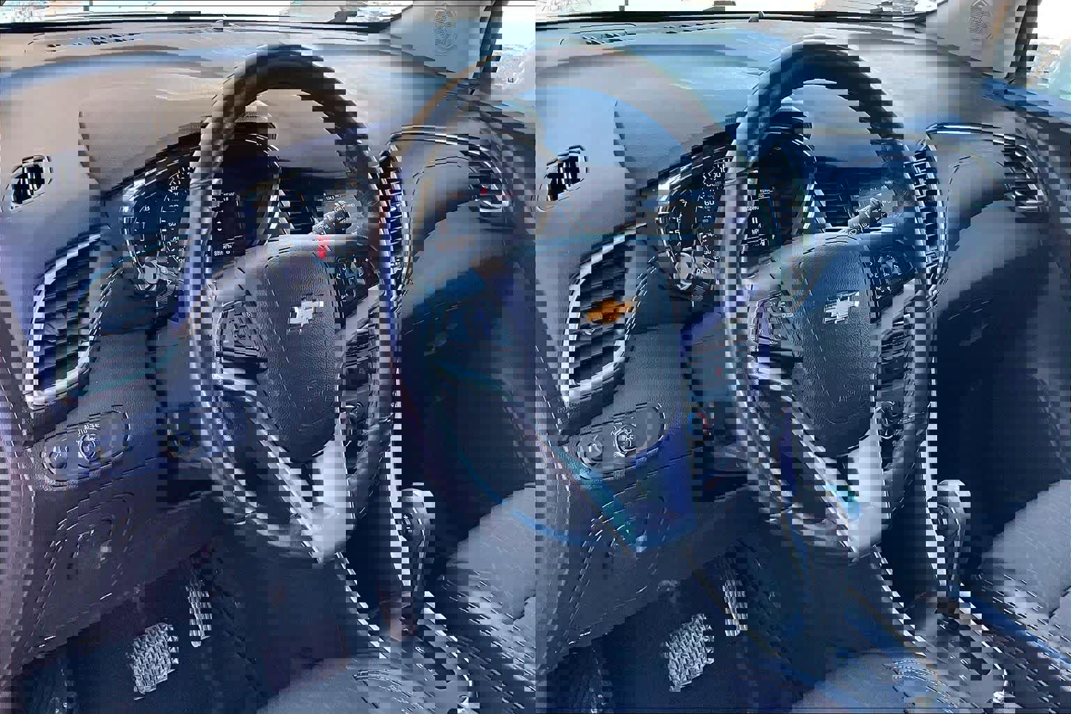 Used 2019 Chevrolet Trax LT w/ LT Convenience Package image 18