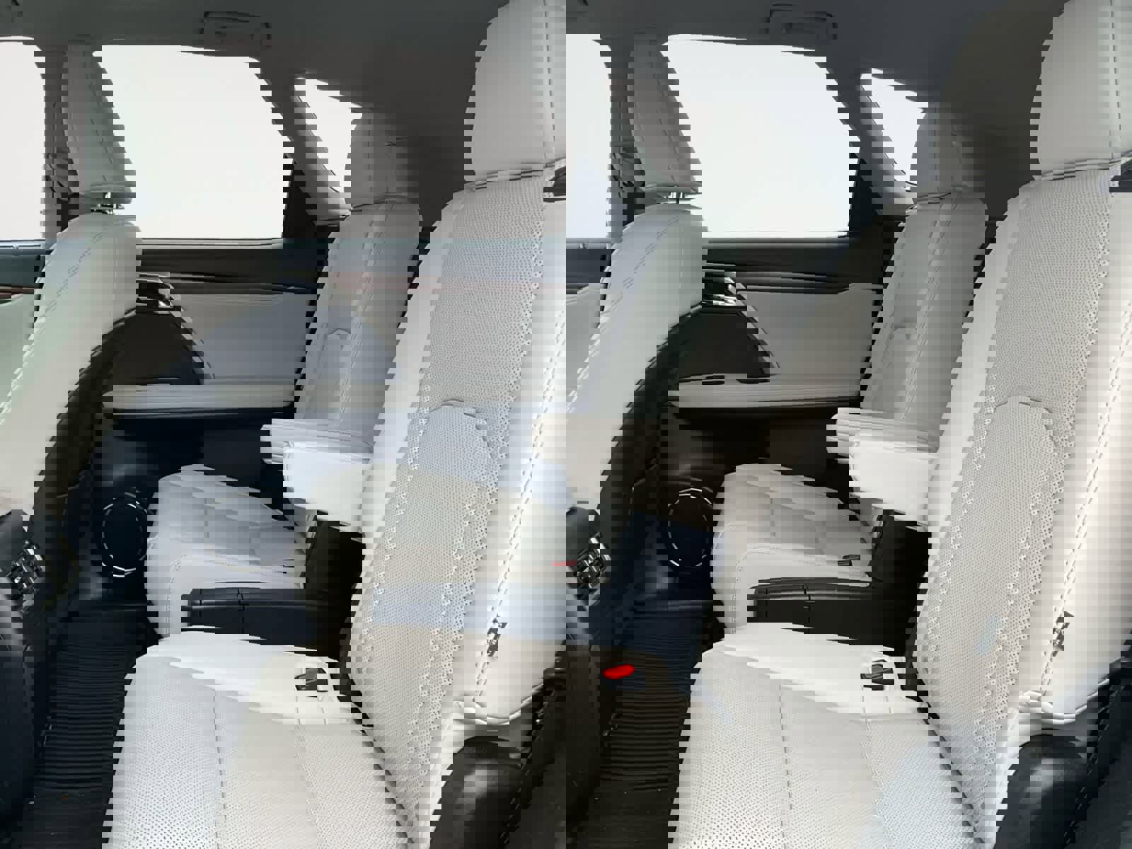 Used 2022 Lexus RX 350L Premium w/ Premium Package image 23