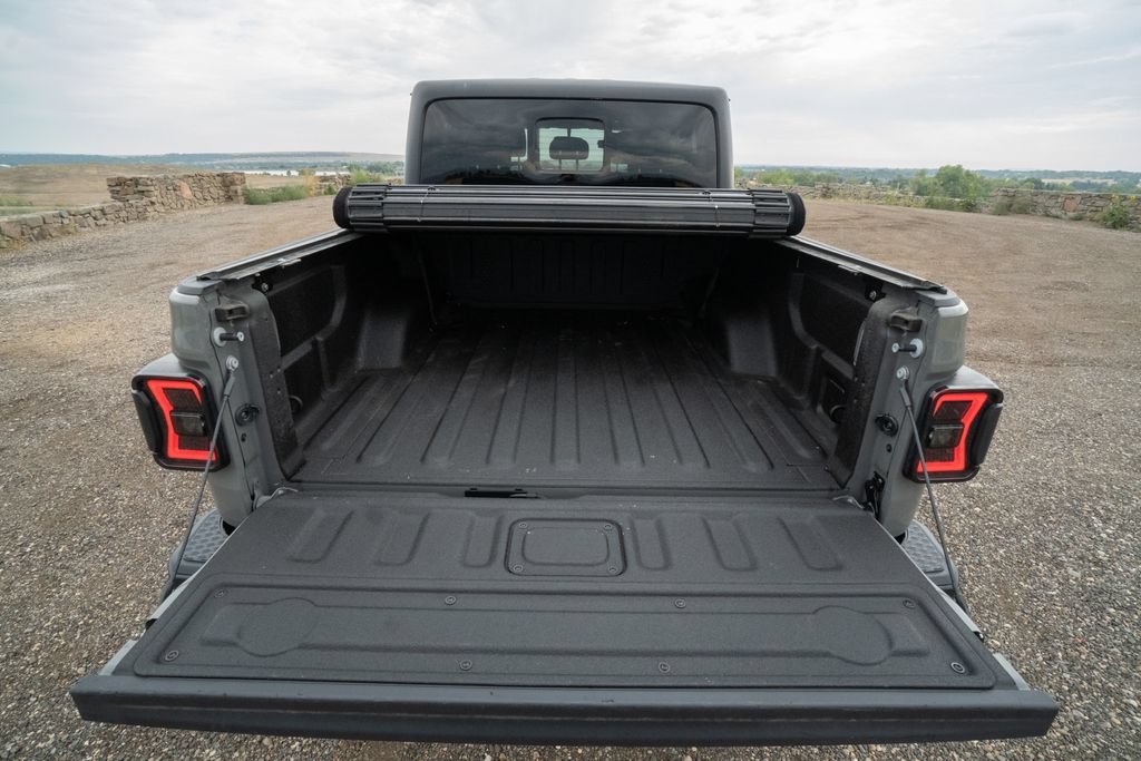 Used 2022 Jeep Gladiator Sport AWD/4WD image 23