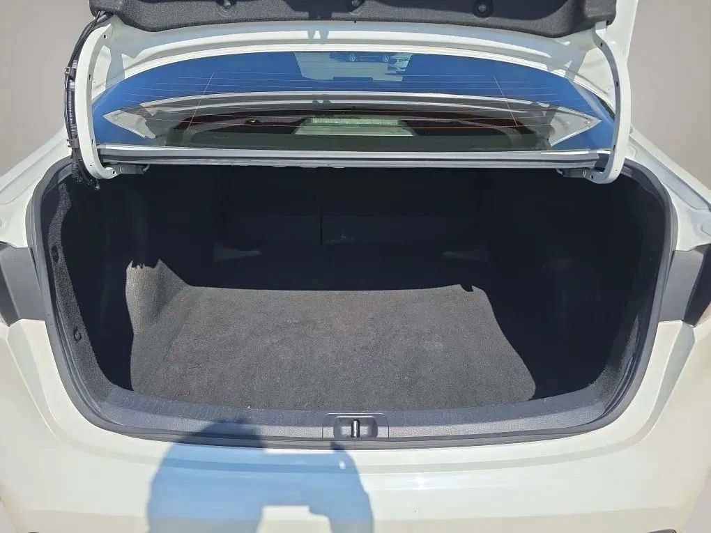 Used 2020 Toyota Corolla LE FWD image 42