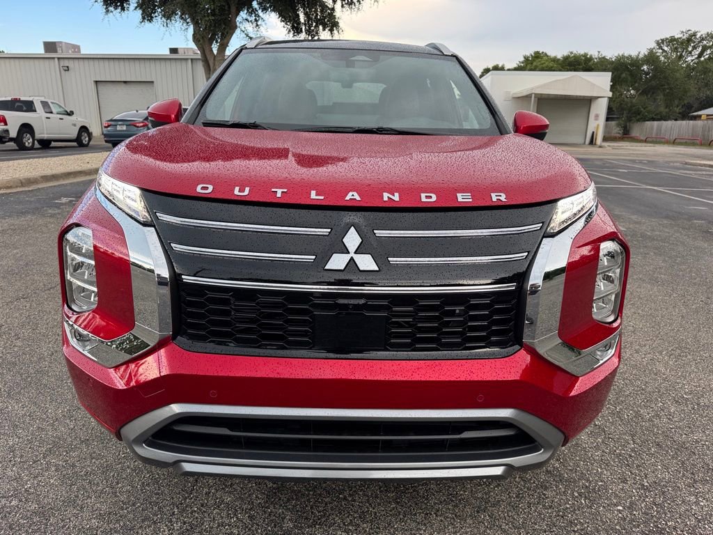 New 2025 Mitsubishi Outlander SEL image 2