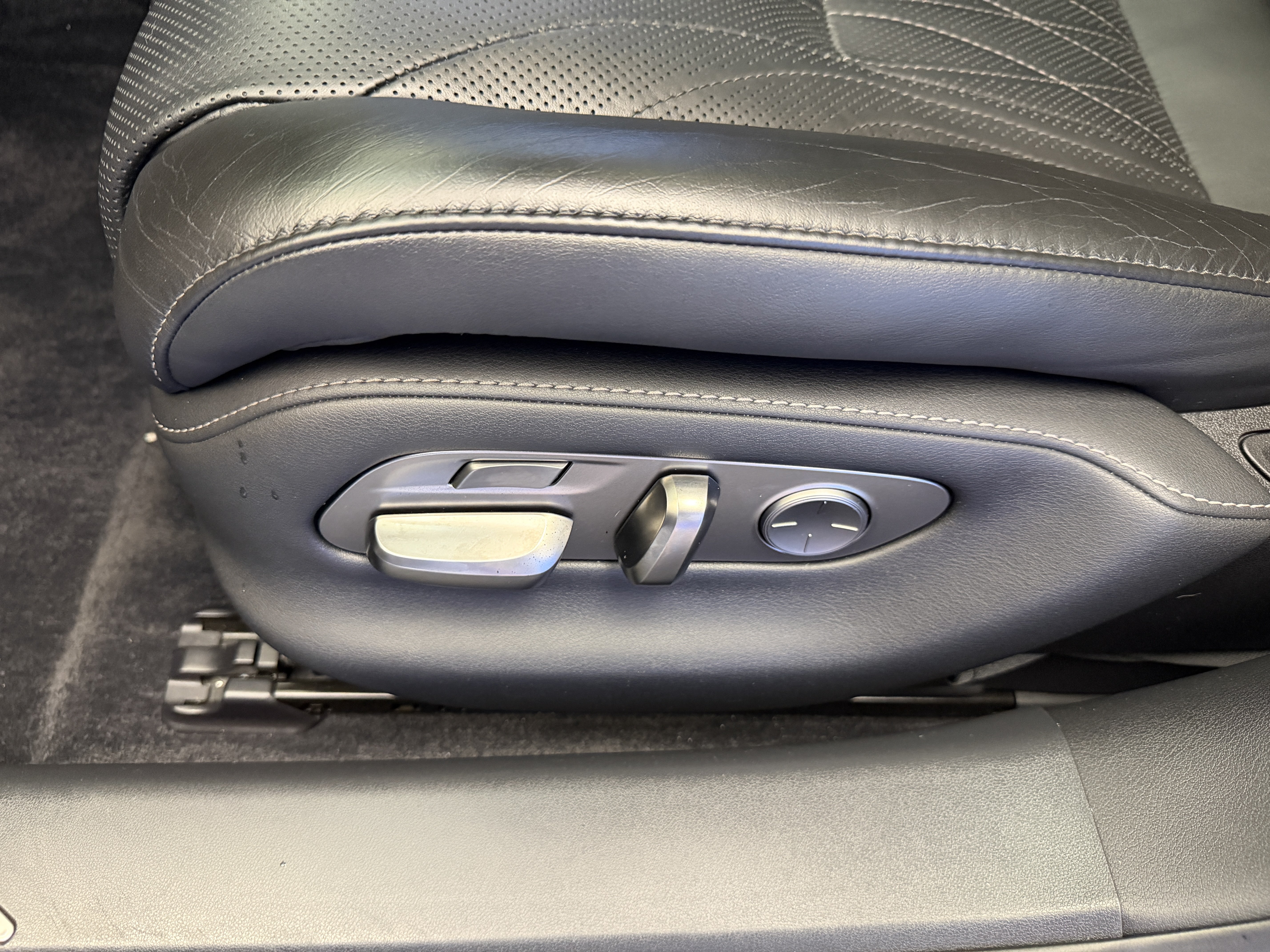 Used 2021 Lexus LS 500 w/ Interior Upgrade Package RWD image 13