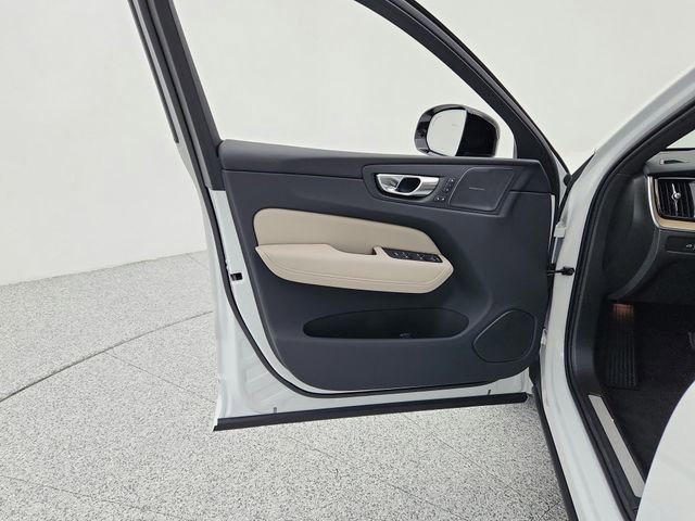 New 2026 Volvo XC60 B5 Plus w/ Climate Package image 32
