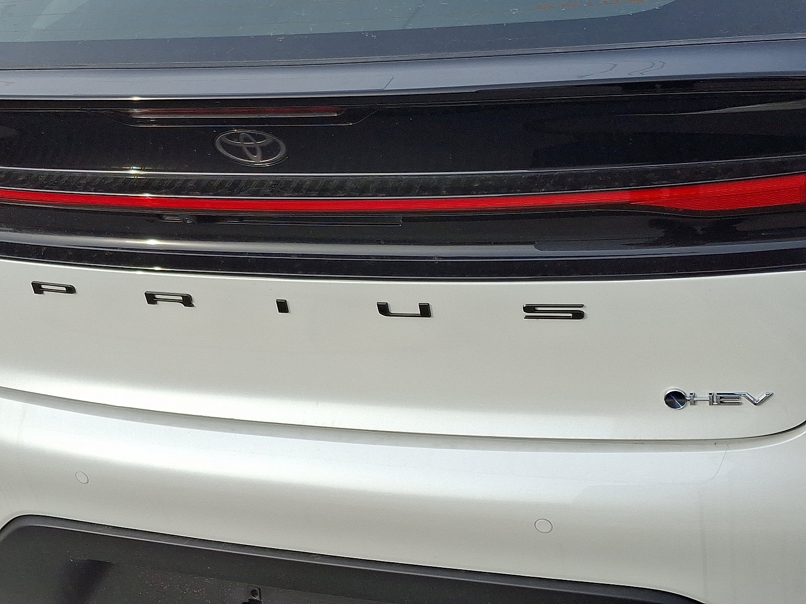 New 2026 Toyota Prius LE FWD image 6