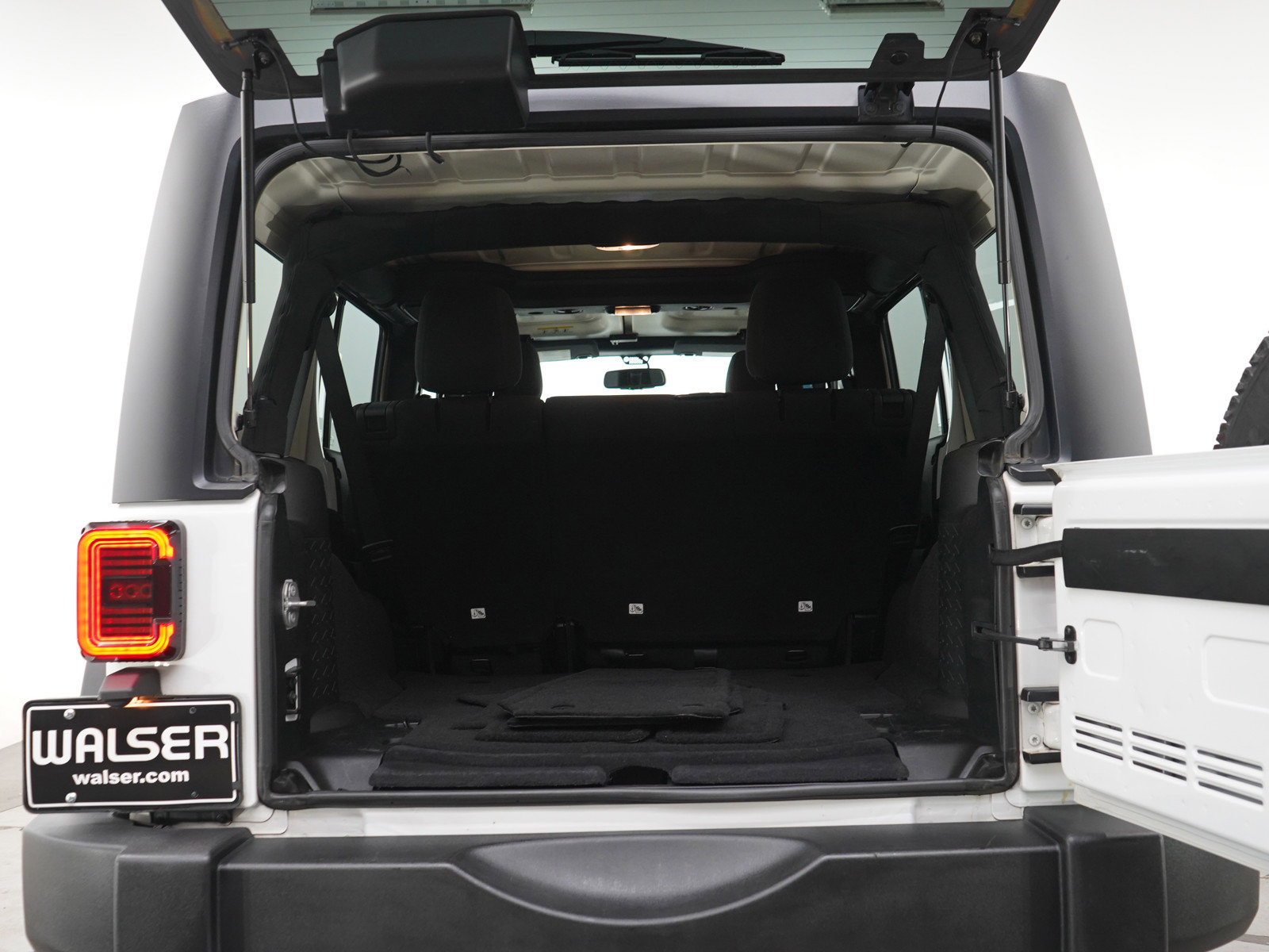 Used 2018 Jeep Wrangler Unlimited Sport S AWD/4WD image 18