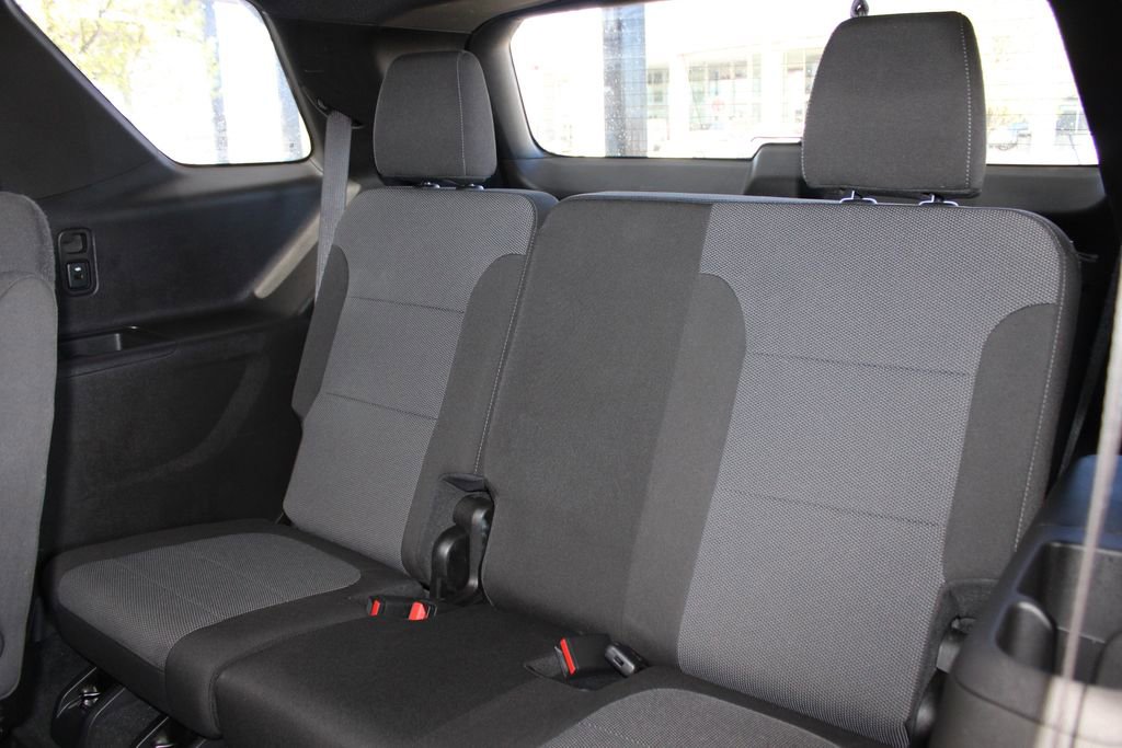 Used 2022 Chevrolet Traverse LT w/ LPO, Floor Liner Package image 56