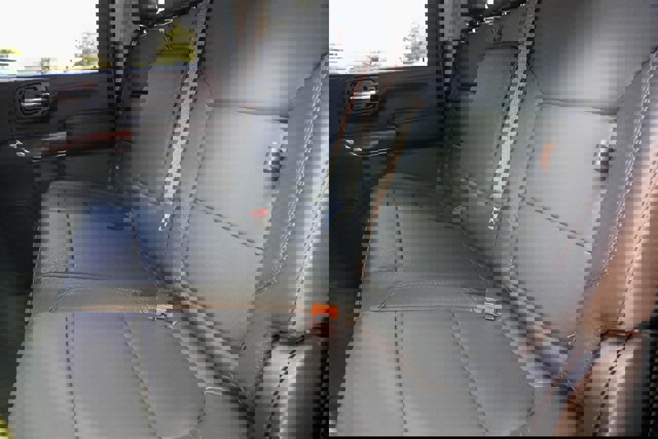 Used 2023 GMC Sierra 2500 SLT w/ SLT Premium Package image 25