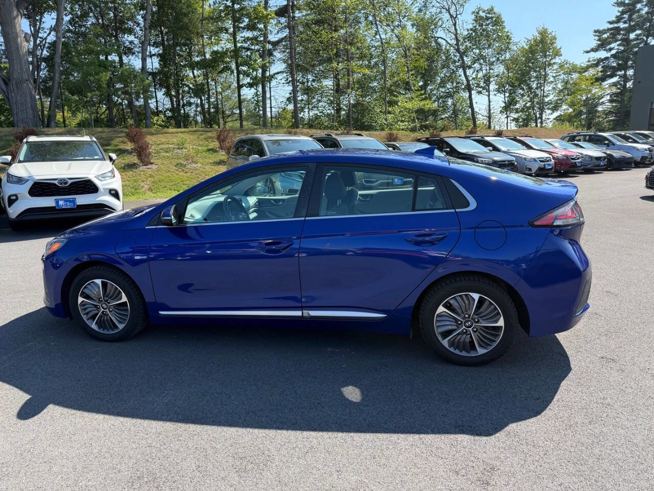Used 2020 Hyundai Ioniq SEL image 11