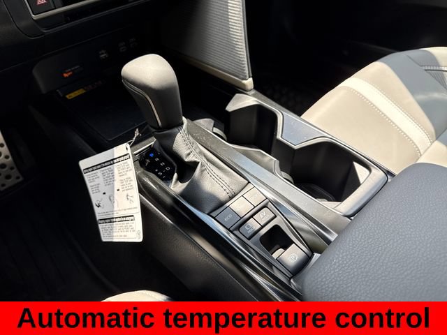 Used 2026 Toyota Camry SE w/ Convenience Package FWD image 19