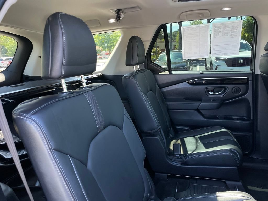 Certified 2025 Honda Pilot Touring image 37