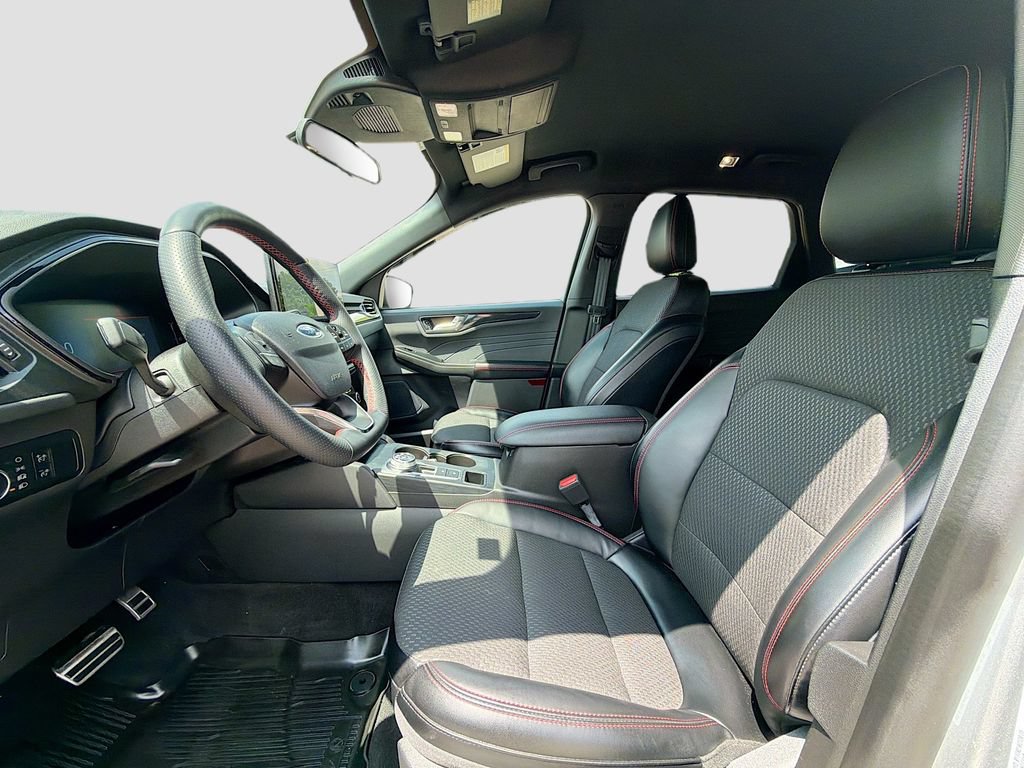 Used 2024 Ford Escape ST-Line w/ Tech Pack #1 AWD/4WD image 23