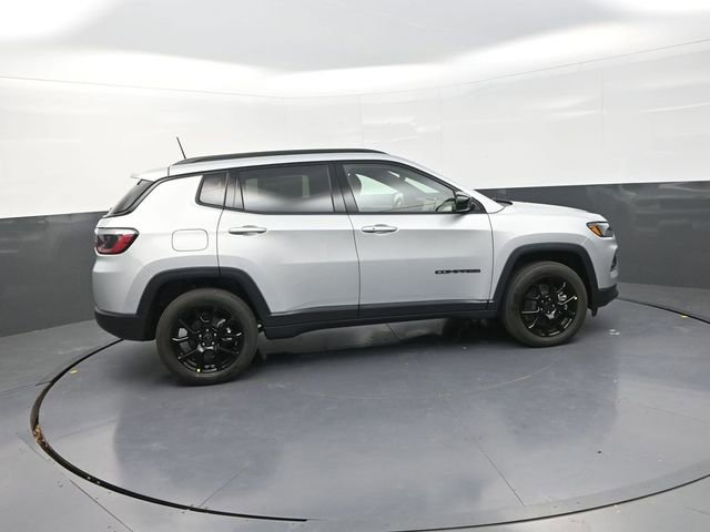 New 2026 Jeep Compass Latitude image 11