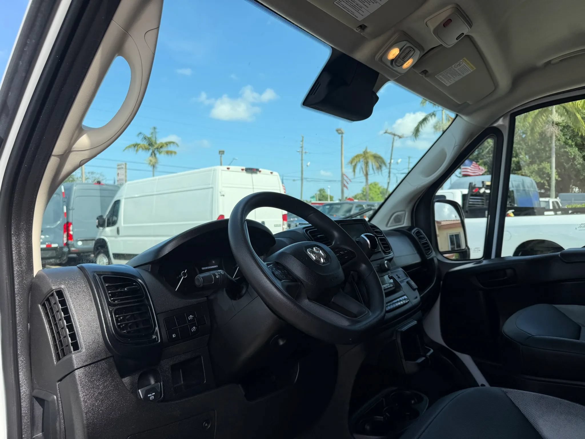 Used 2025 RAM ProMaster 2500 w/ Convenience Group FWD image 12