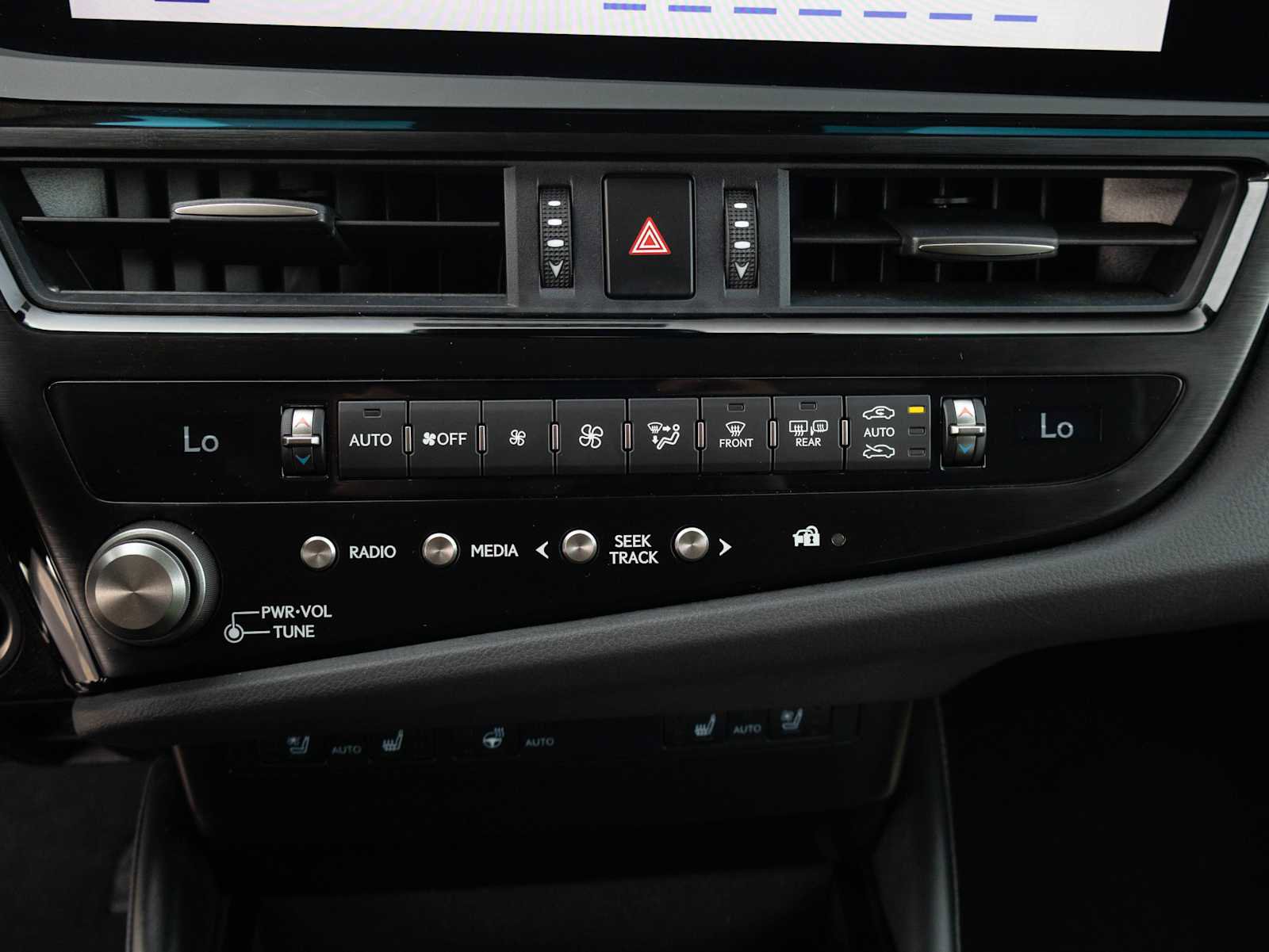 Used 2025 Lexus ES 300h w/ Premium Package image 29