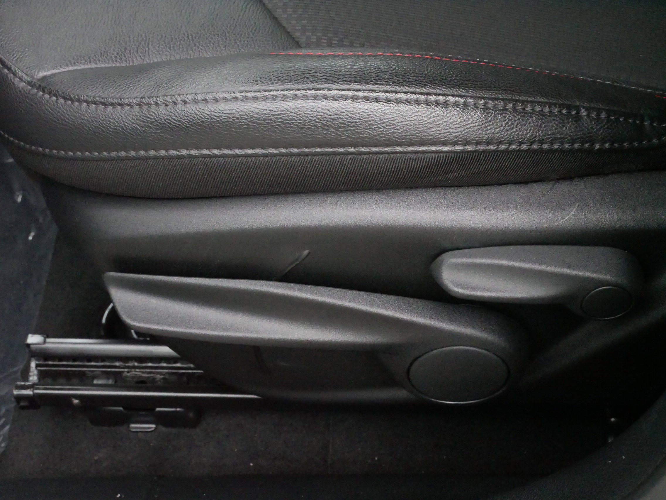 Used 2024 Jeep Compass Trailhawk image 20