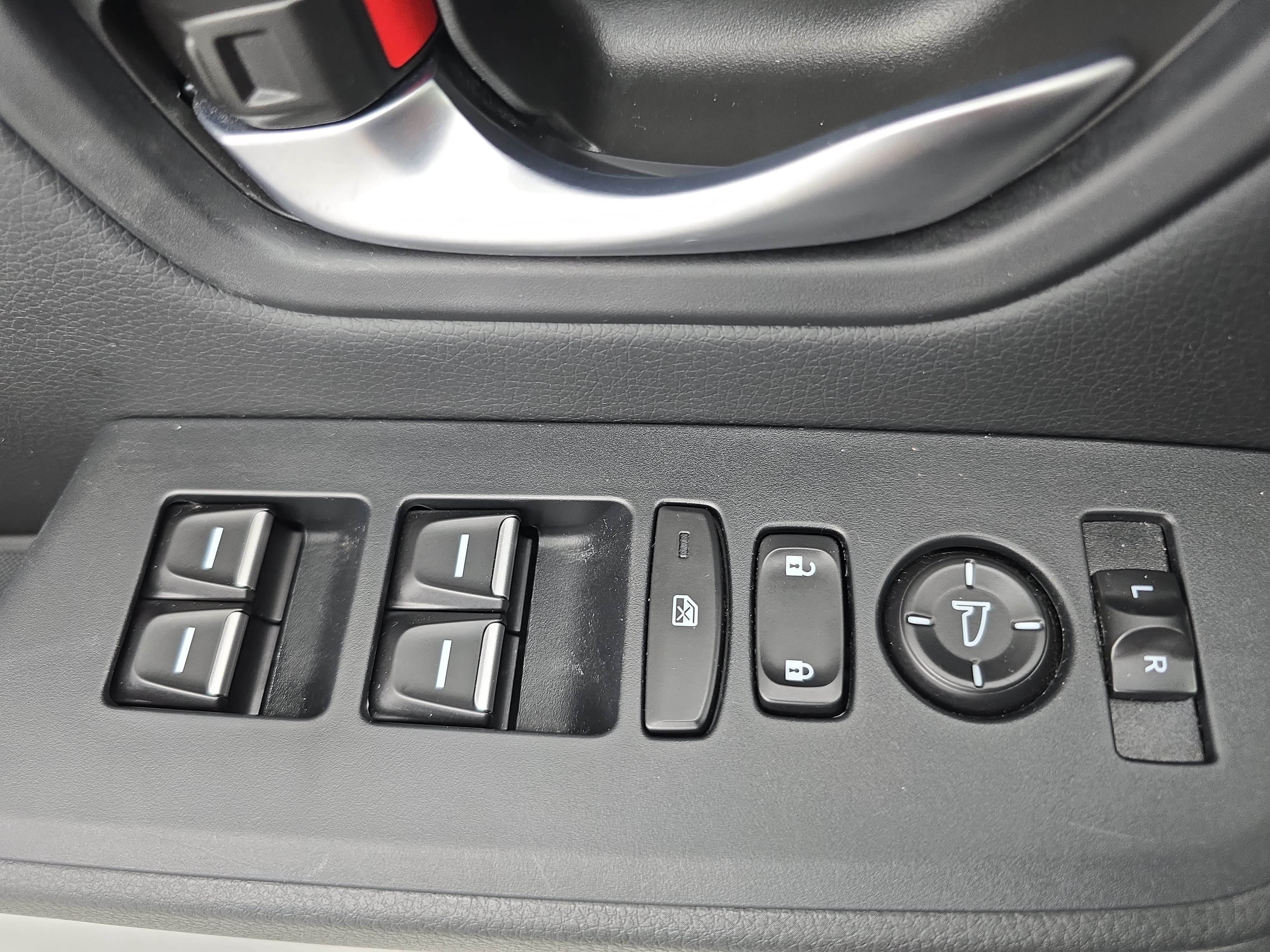 Certified 2025 Honda Pilot Touring image 29