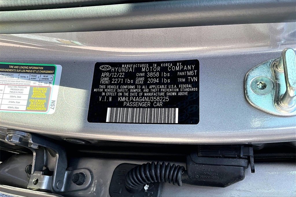 Used 2022 Hyundai Elantra Limited image 30