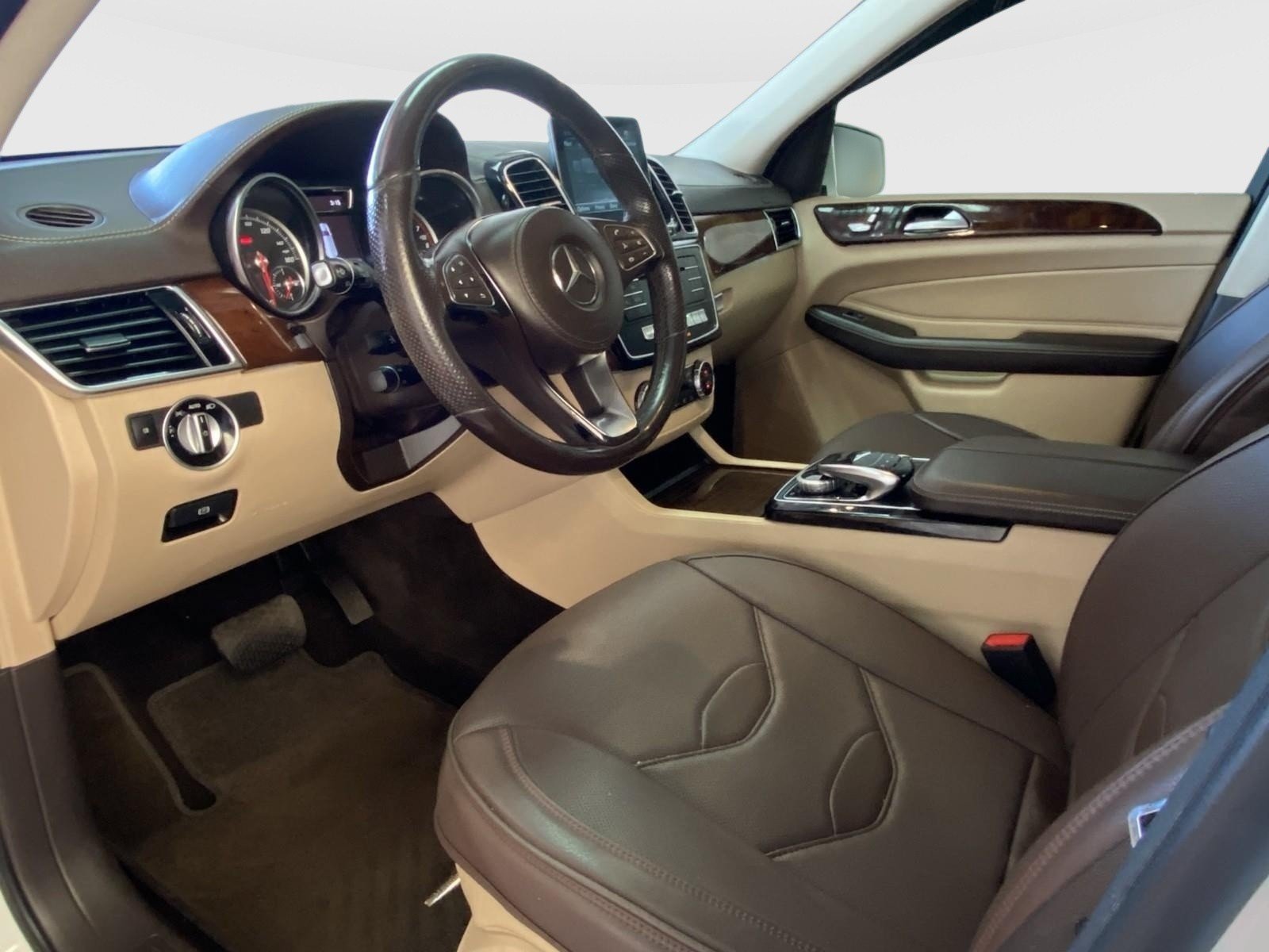 Used 2018 Mercedes-Benz GLS 450 4MATIC image 22