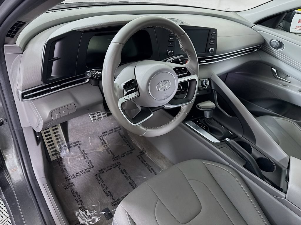 Certified 2025 Hyundai Elantra Sport FWD image 18
