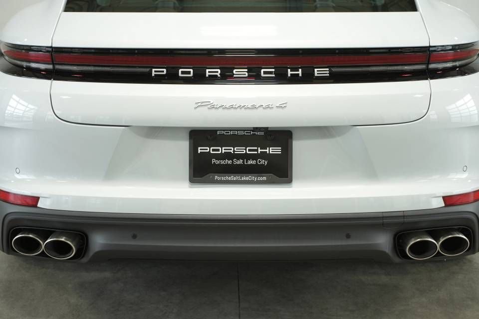 New 2025 Porsche Panamera 4 image 38