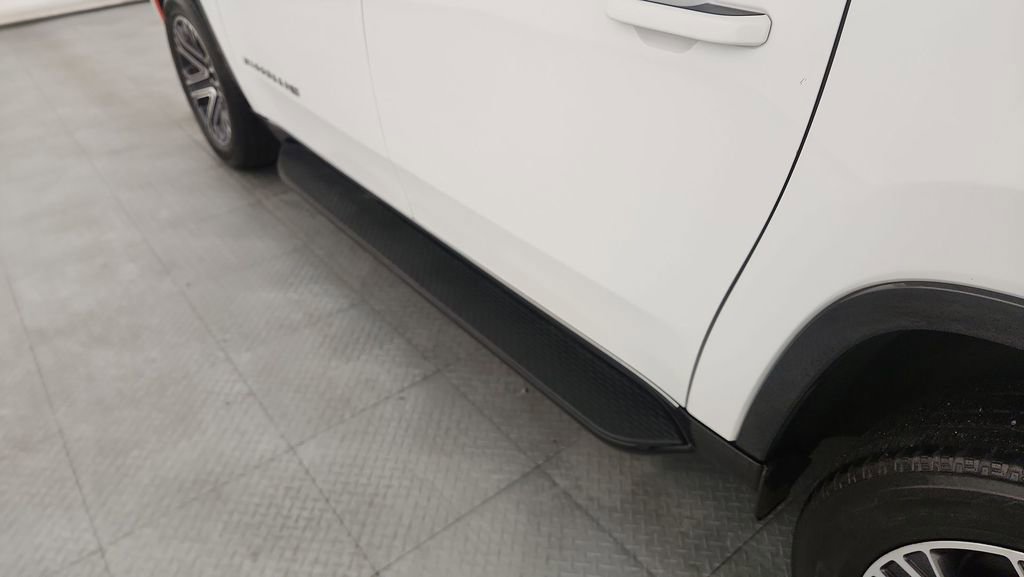 Used 2024 Jeep Wagoneer L Series II w/ Flexible Seating Group image 29