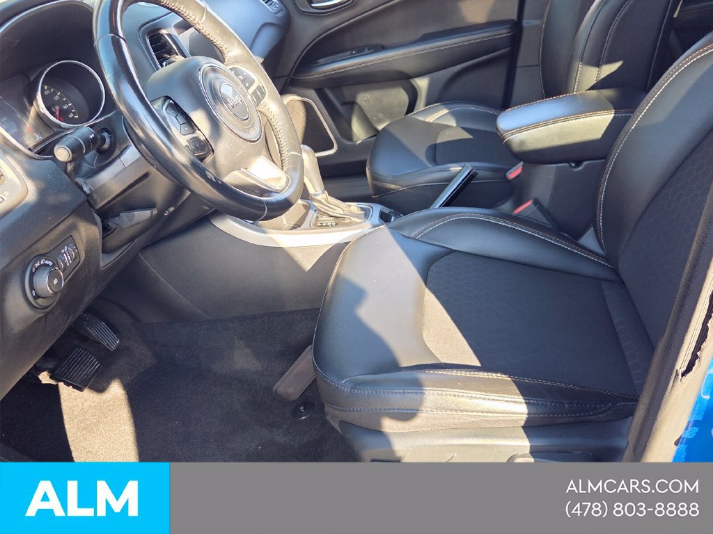 Used 2019 Jeep Compass Latitude FWD image 3