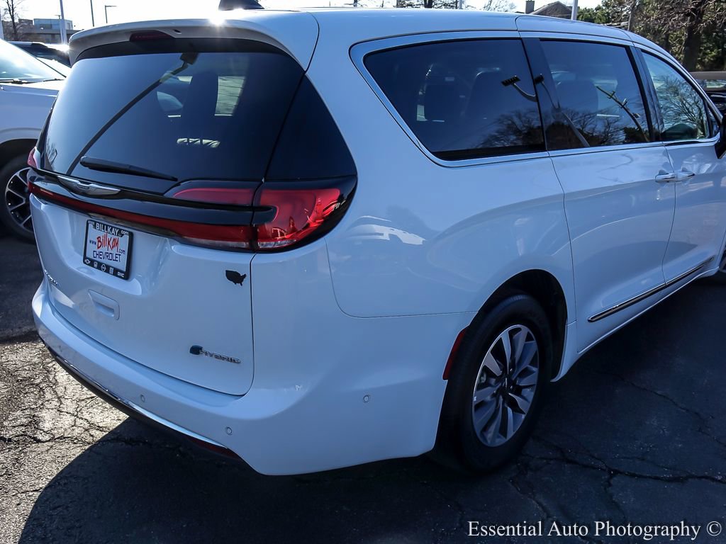 Used 2023 Chrysler Pacifica Limited FWD image 11