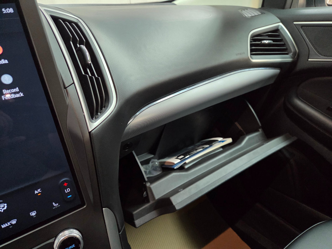 Used 2021 Ford Edge SEL image 33