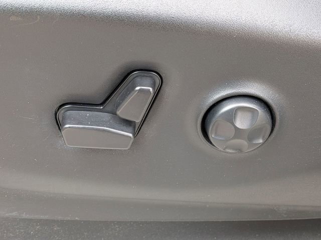 Certified 2023 Chrysler Pacifica Touring-L image 13