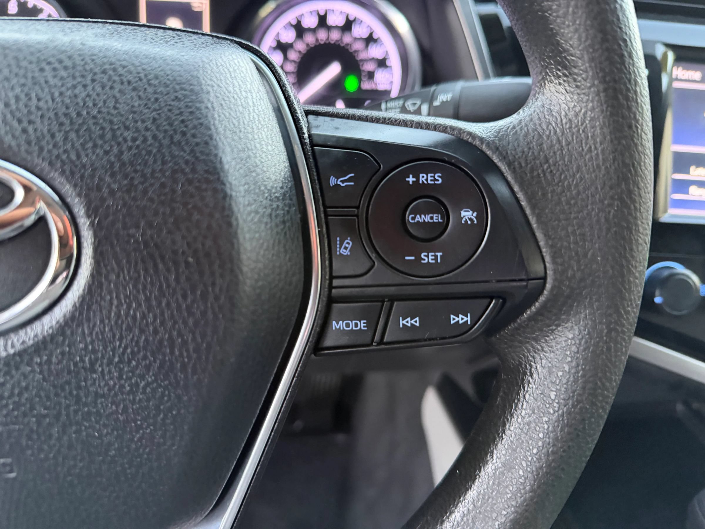 Used 2019 Toyota Camry LE FWD image 19