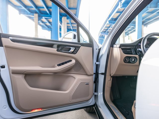 New 2026 Porsche Macan S image 26