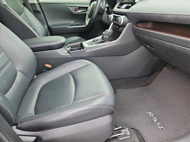 Used 2021 Toyota RAV4 Limited w/ Carpet Mat Package (TMS) image 22